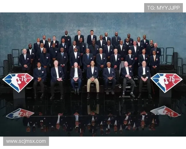 摩西·马龙:从球场巨星到篮球历史的传奇人物 摩西·马龙:从球场巨星到篮球历史的传奇人物