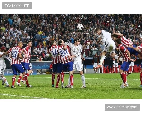 C罗与托雷斯的巅峰对决谁才是足球历史上的传奇前锋