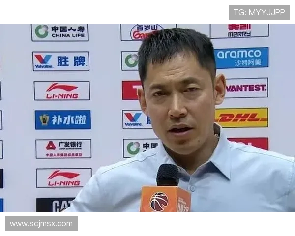 张庆鹏的篮球人生：从青涩少年到职业明星的奋斗历程与心路历程